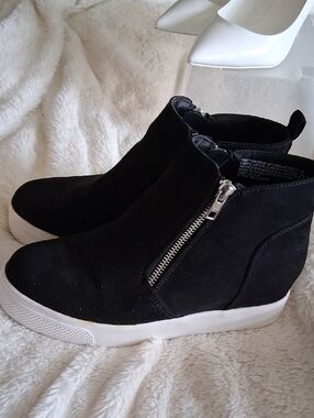 Time and Tru Black Wedge Sneaker with Silver Zipper Detail